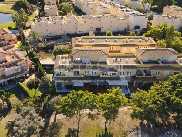 Chalet adosado en avenida Pintor Fernando Soria