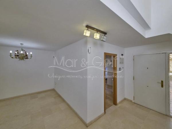 Chalet adosado en avenida Pintor Fernando Soria