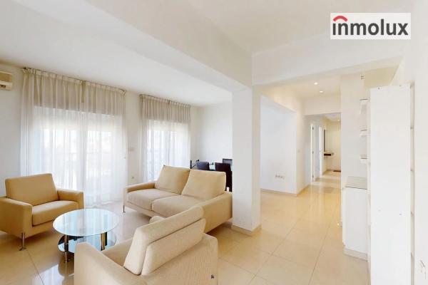 Piso en calle Jaime María Buch