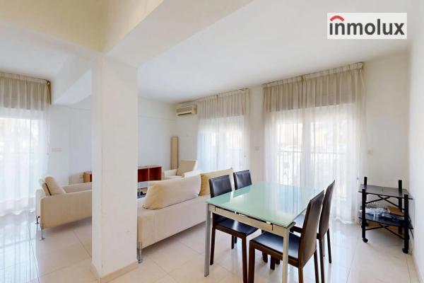 Piso en calle Jaime María Buch