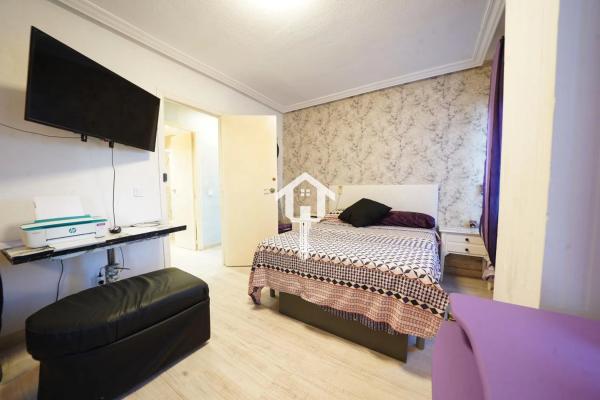 Piso en CL Pintor Pedro Camacho