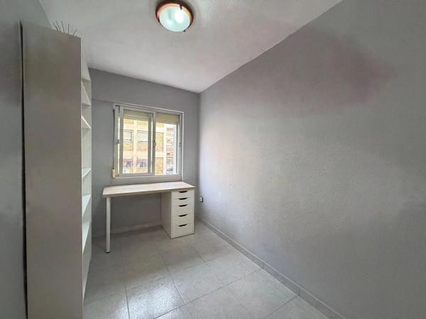 Piso en Barrio Colonia Requena - Virgen del Carmen