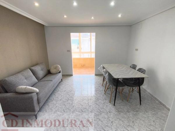 Piso en calle Músico Alfosea, 5