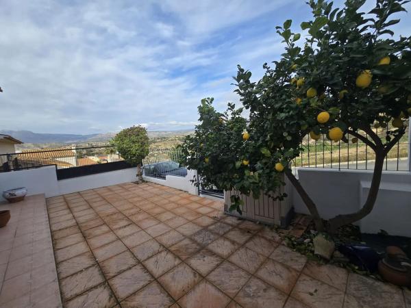 Chalet adosado en avenida del País Valenciano