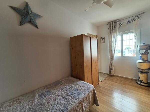 Chalet adosado en avenida del País Valenciano