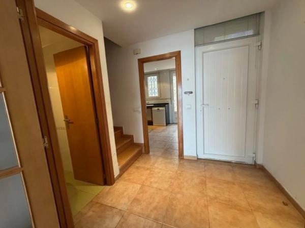 Chalet adosado en CL Sorolla, 9