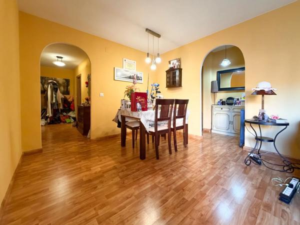 Piso en calle de Gabriel Miro