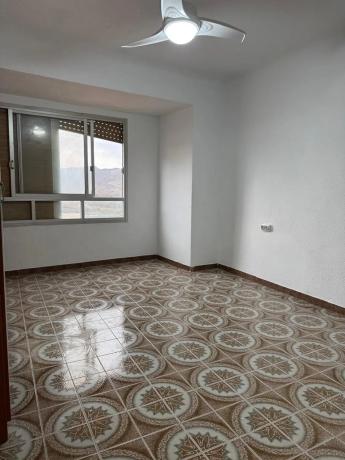 Piso en calle del Raval