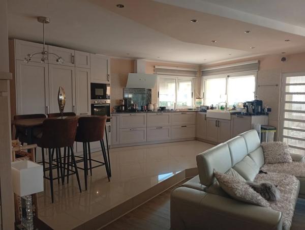 Casa independiente en calle de Feliu