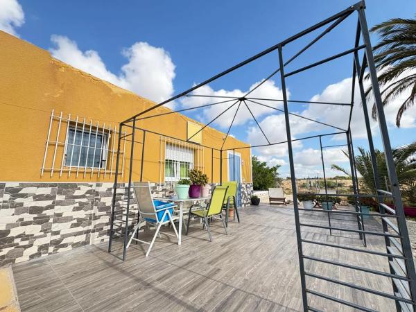 Casa independiente en camino de la Alegría