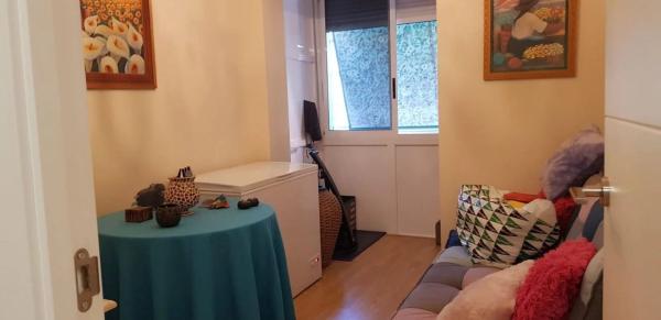 Piso en avenida 3 de Abril de 1979