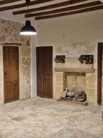 Casa de pueblo en calle Castell de Santa Barbara, 16