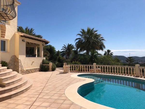 Casa independiente en calle Beniarrés