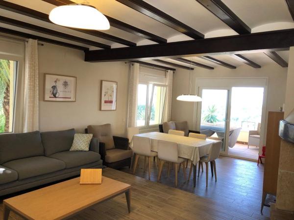 Casa independiente en calle Beniarrés