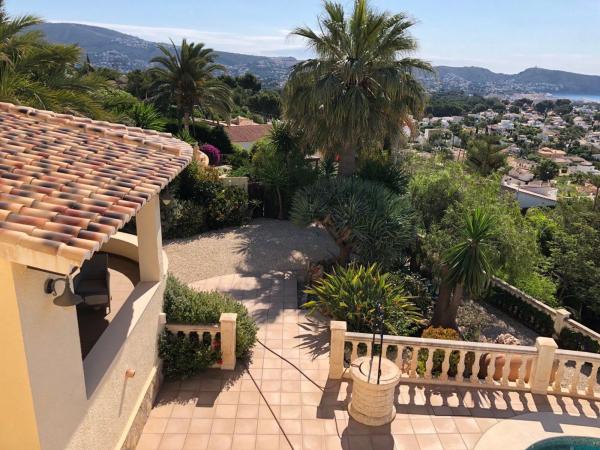 Casa independiente en calle Beniarrés
