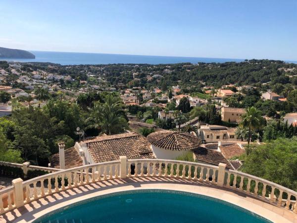 Casa independiente en calle Beniarrés