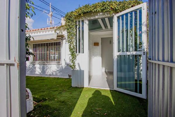 Casa independiente en calle Esmaragda