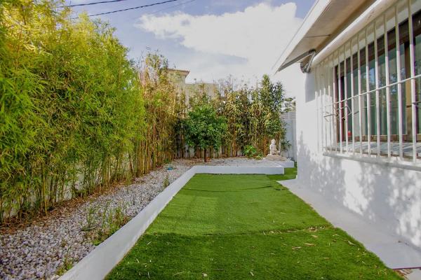 Casa independiente en calle Esmaragda