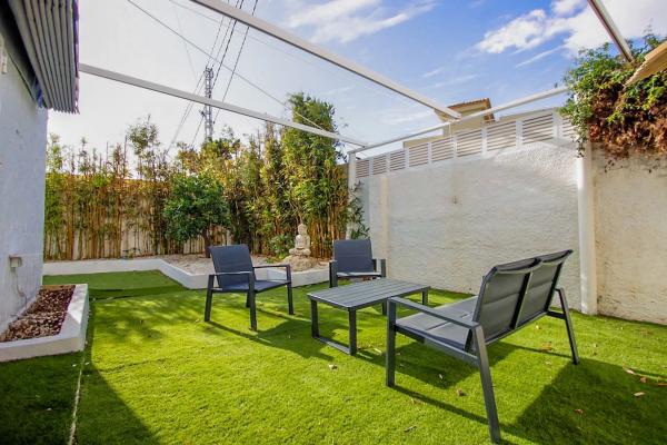 Casa independiente en calle Esmaragda