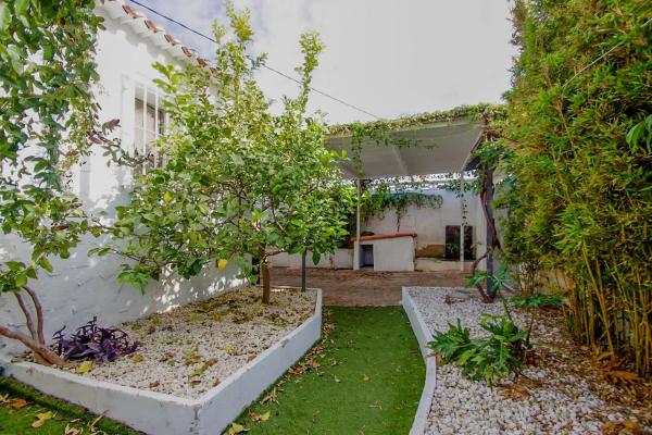 Casa independiente en calle Esmaragda