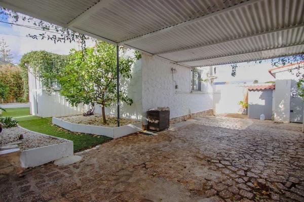 Casa independiente en calle Esmaragda