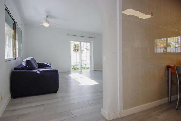 Casa independiente en calle Esmaragda