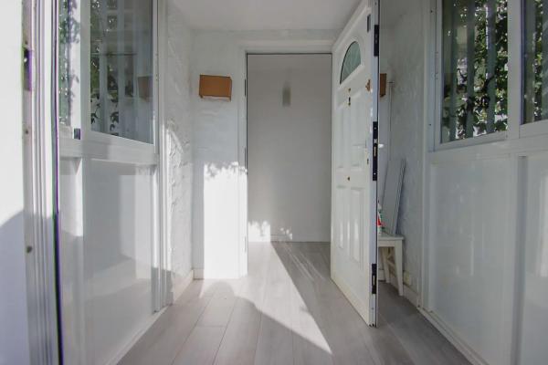 Casa independiente en calle Esmaragda