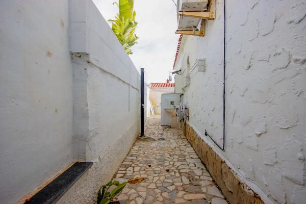 Casa independiente en calle Esmaragda