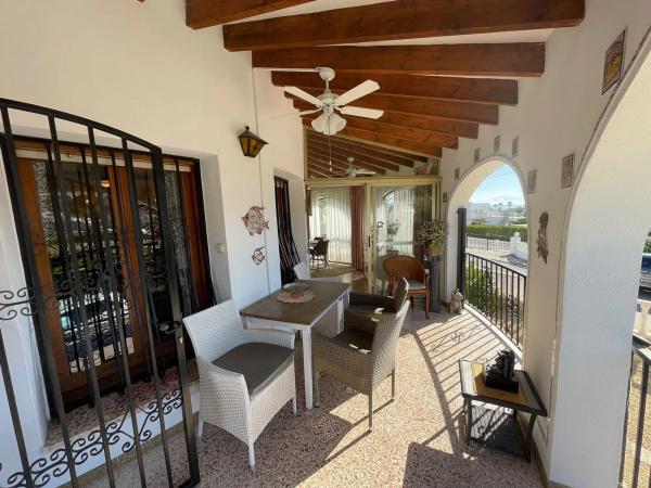 Casa independiente en calle Flores