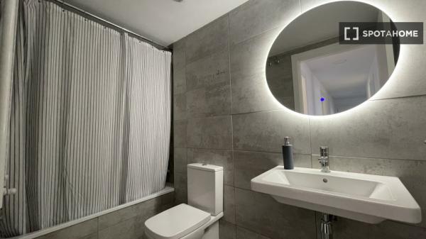 Chambre en appartement partagé à Santa Cruz de Bezana