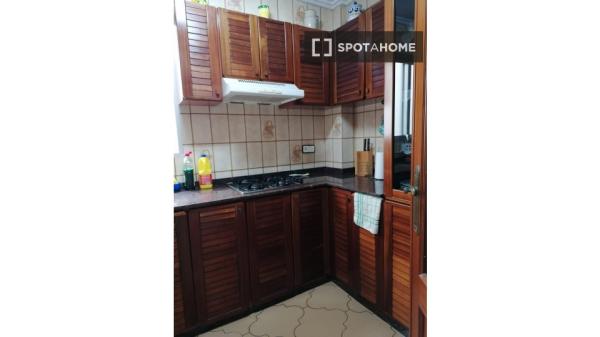 Habitación compartida de 4 habitaciones en Albors, Valencia