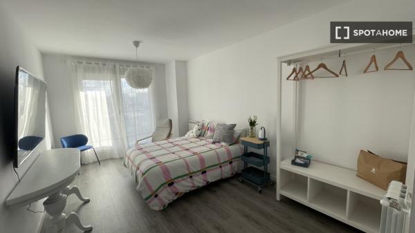 Chambre en appartement partagé à Santa Cruz de Bezana