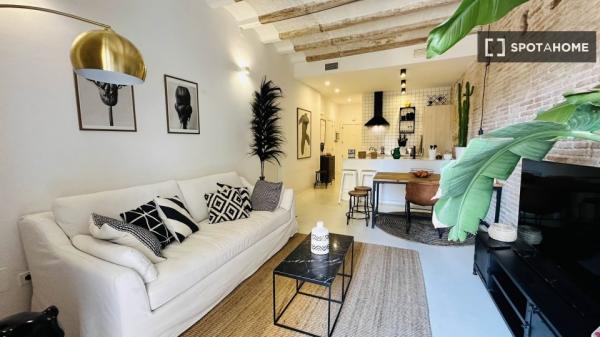 Room in shared apartment in Barcelona
