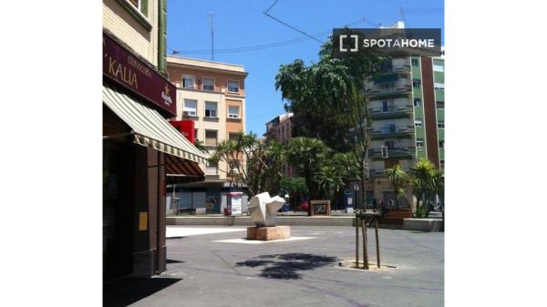 Chambre en colocation dans un appartement de 6 chambres, Alicante