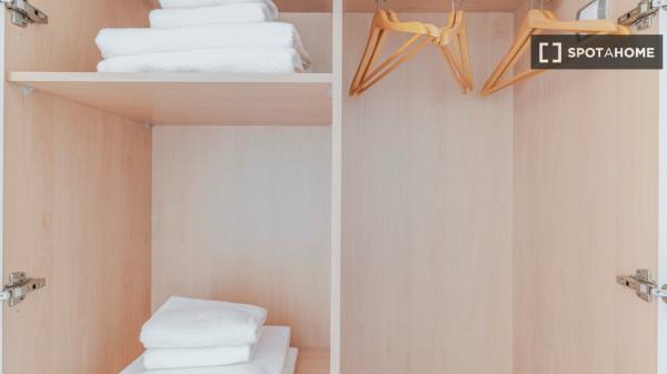 Piso en alquiler de 1 dormitorio en Castillejos, Madrid