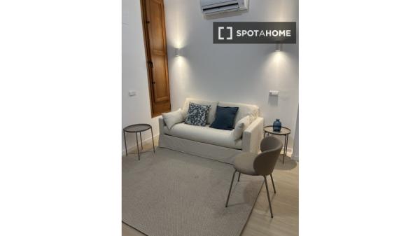 Estudio en alquiler en Cabanyal-Canyamelar, Valencia.