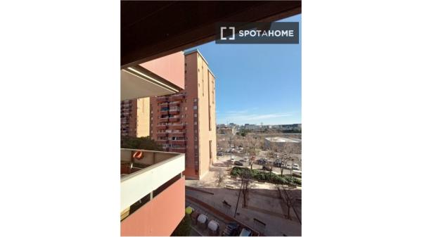 Zimmer in einer Wohngemeinschaft in Terrassa, Barcelona zu vermieten