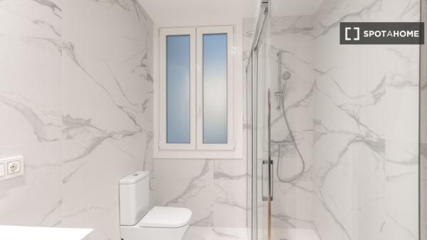 Zimmer in einer 6-Zimmer-Wohnung in Gros, San Sebastián