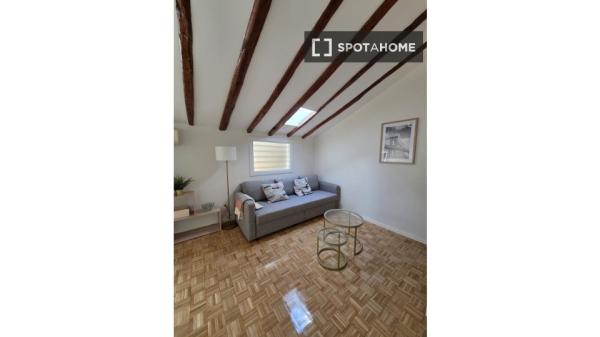 Estudio en alquiler en Trafalgar, Madrid