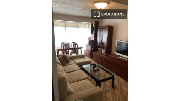 Piso de 3 dormitorios en alquiler en Alicante