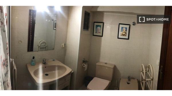 Piso de 3 dormitorios en alquiler en Alicante