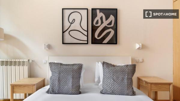 1-Zimmer-Wohnung zur Miete in Cortes, Madrid