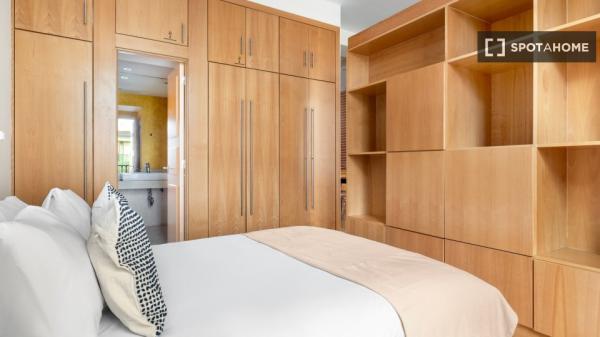 1-Zimmer-Wohnung zur Miete in Cortes, Madrid