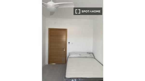 Habitación en piso compartido de 4 habitaciones, Alcorcón