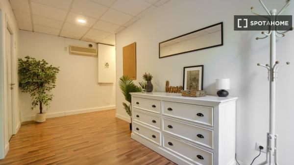 Habitación en piso compartido en alquiler en Piovera, Madrid