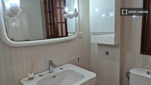 Habitación en piso compartido en alquiler en Sant Francesc, Valencia