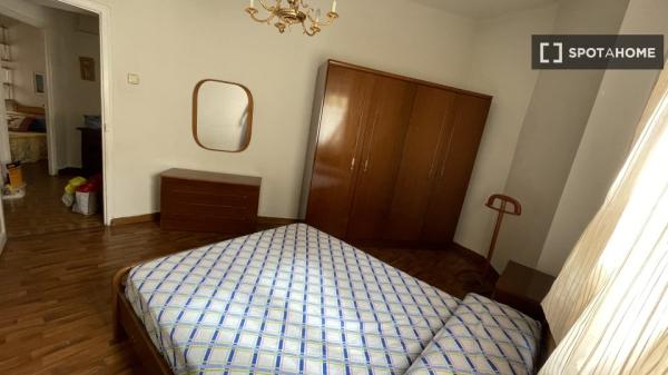 Pokój we wspólnym mieszkaniu w Madrycie