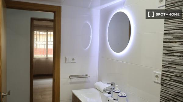 Appartement de 2 chambres à louer à Alfafar, Valence.