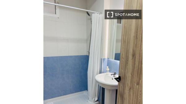 Room in shared 4-bedroom, Casería de Montijo, Granada