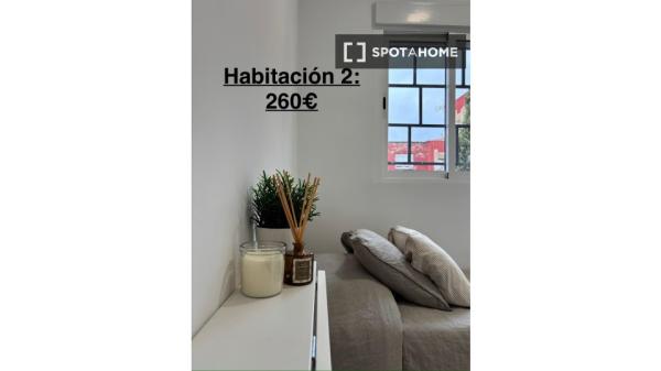 Room in shared 4-bedroom, Casería de Montijo, Granada